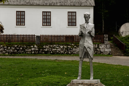 Nikola Tesla: The Science Maverick Who Changed the World